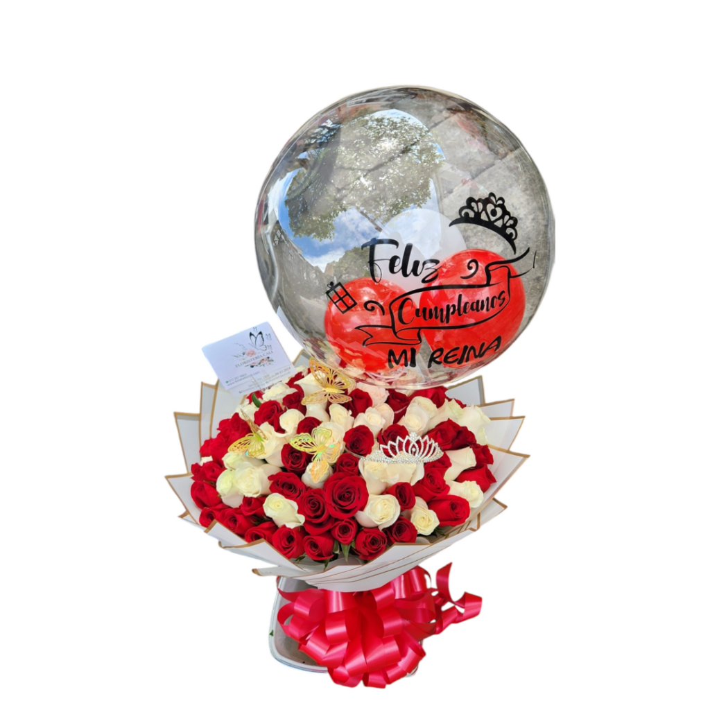 Buchón de 100 rosas con corona, mariposas, globo burbuja personalizado, papel coreano y moño, un detalle único y sofisticado.