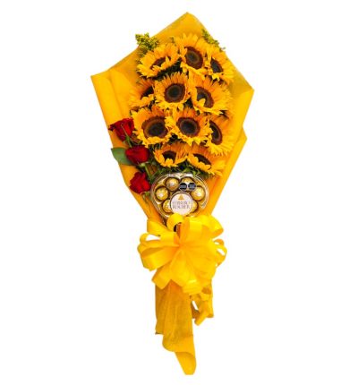 Ramo de girasoles y rosas rojas con chocolates.