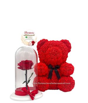 Rosa roja y osito de flores en caja.