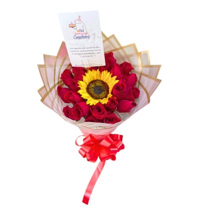 Buchon de rosas rojas con girasol central