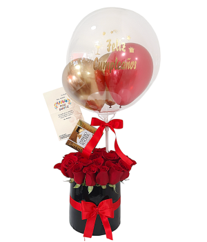 Arreglo floral con rosas rojas, globo de cumpleaños y chocolates Ferrero Rocher.