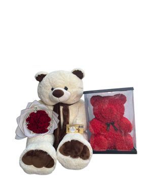Oso de peluche con flores rojas y un osito rojo de flores.