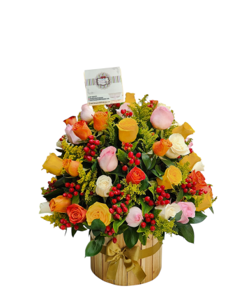 Arreglo floral redondo con una variedad de rosas surtidas en colores vibrantes, perfecto para cualquier ocasión
