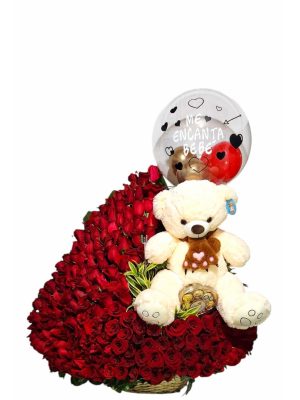 Canasta con rosas, peluche, chocolates y globo personalizado