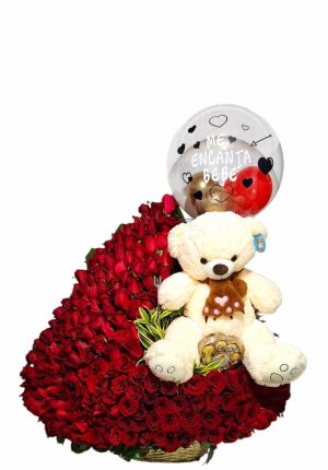 Canasta con rosas, peluche, chocolates y globo personalizado