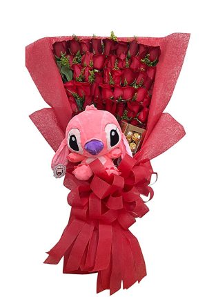 Ramo de rosas rojas con peluche rosa y chocolates Ferrero Rocher.