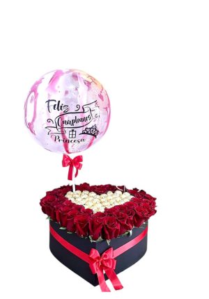 Caja de regalo en forma de corazón con rosas rojas, chocolates y globo con mensaje "Feliz Cumpleaños Princesa".